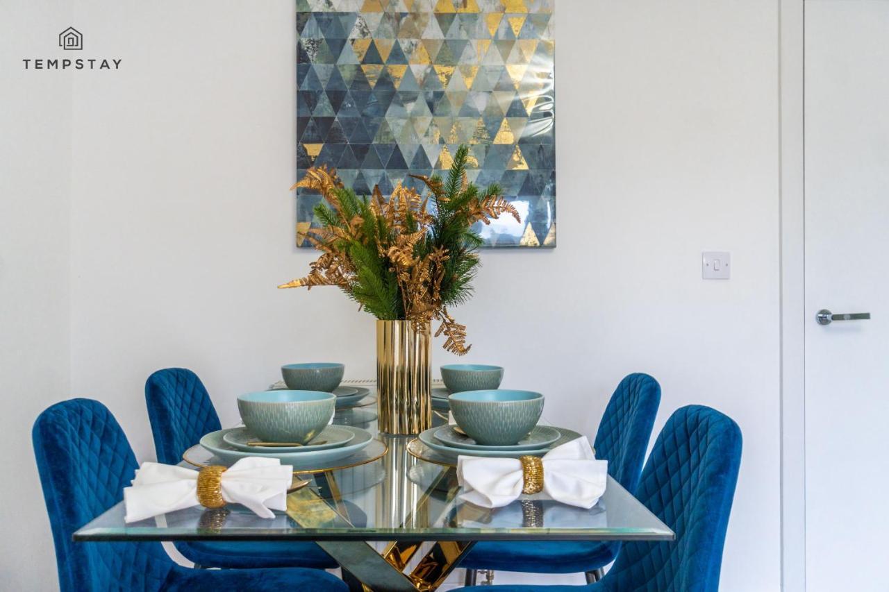 Stylish 4 Bed Family Home At Madejski, Reading University エクステリア 写真