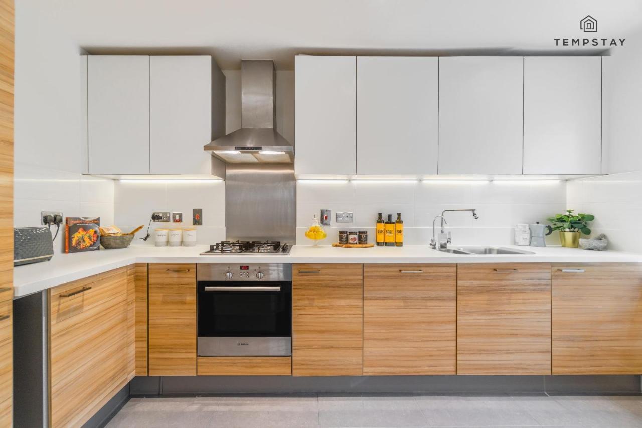 Stylish 4 Bed Family Home At Madejski, Reading University エクステリア 写真