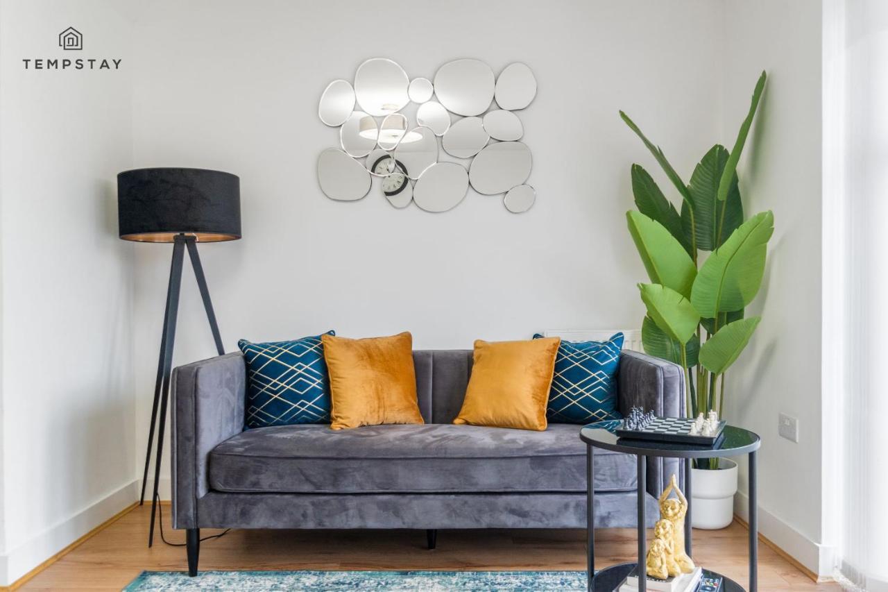 Stylish 4 Bed Family Home At Madejski, Reading University エクステリア 写真