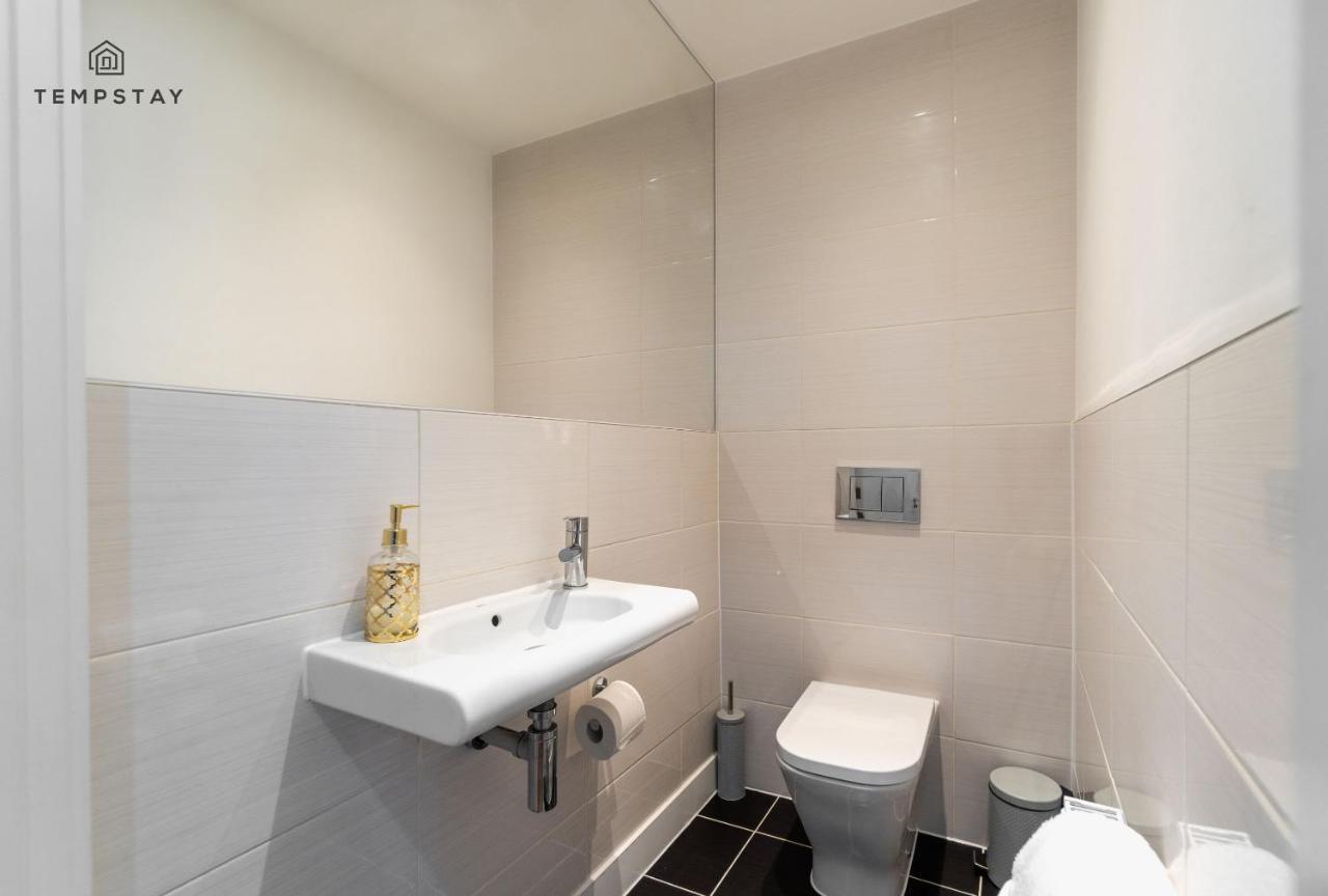 Stylish 4 Bed Family Home At Madejski, Reading University エクステリア 写真
