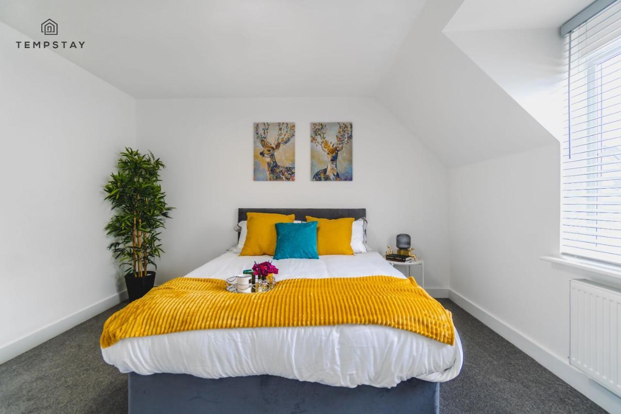 Stylish 4 Bed Family Home At Madejski, Reading University エクステリア 写真